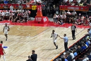 媒体人:中国裁判张潇执裁NBA夏联 张云松&李楠&刘晓宇出现在现场